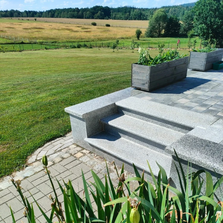 7962